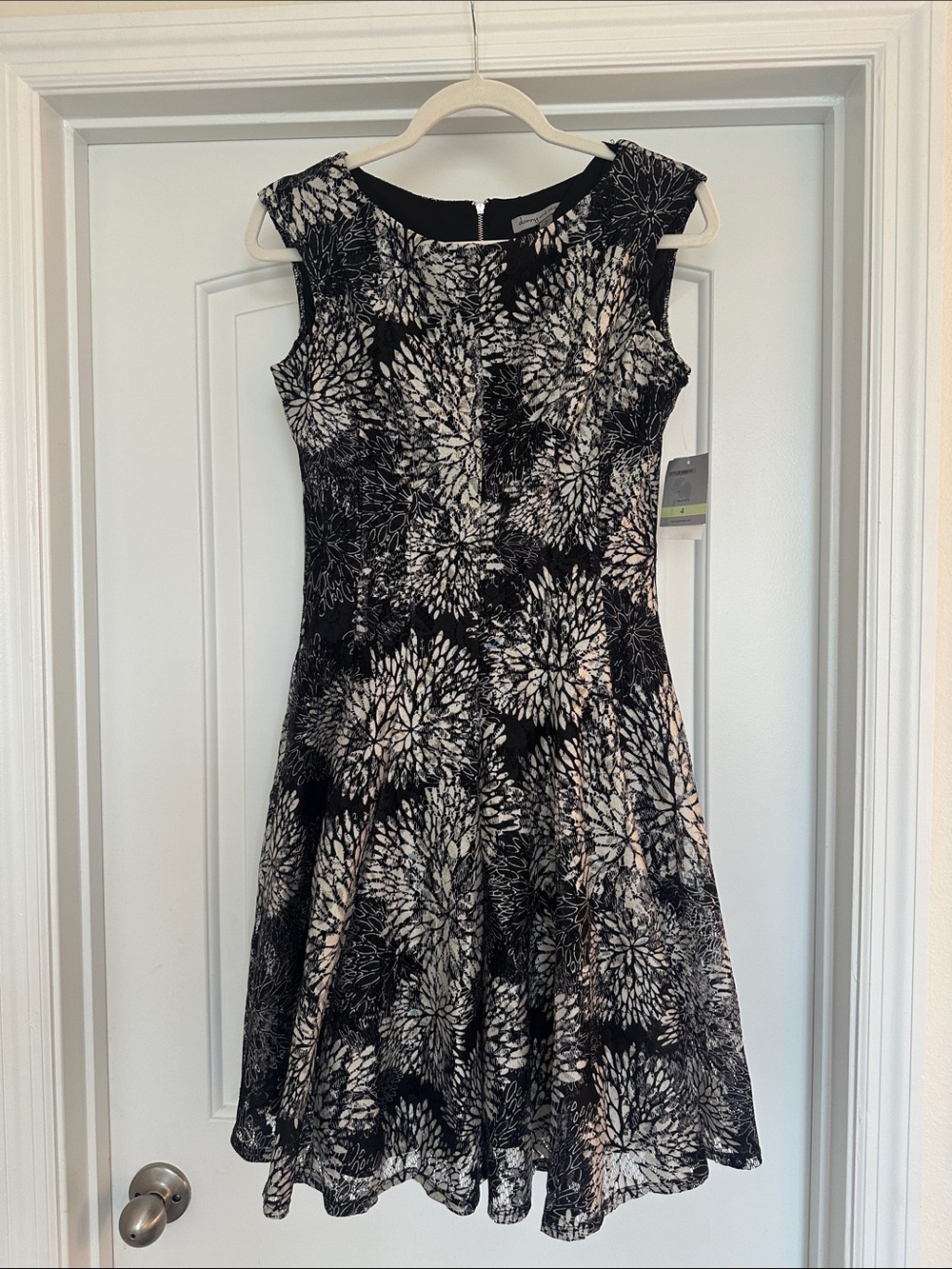 Black and White Floral Fit-and-Flare Dress. Size 4